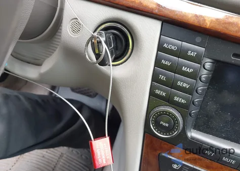 2004 Mercedes-Benz E 320 from USA, damaged, VIN WDBUF65J04A562113